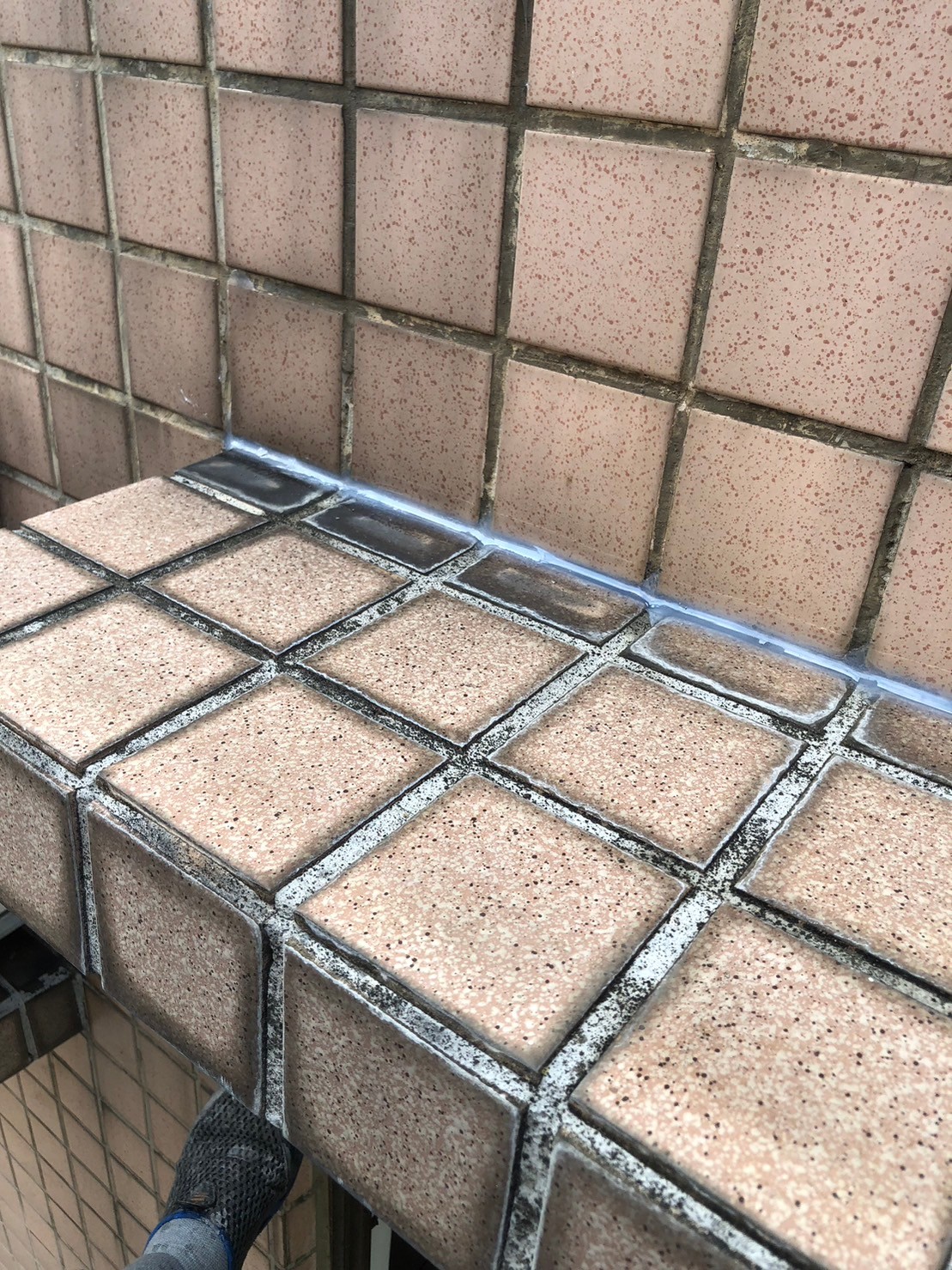 【桃園防水】外牆無膜防水、壁癌修復、冷氣窗孔洞白鐵板封板